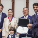 Isabela Suarez recebe Comenda 2 de Julho por contribuições ao meio ambiente