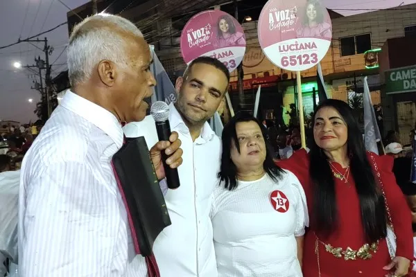 Pastor Isidório canta em apoio a Rosalvo e relembra defesa de Moema contra o carlismo