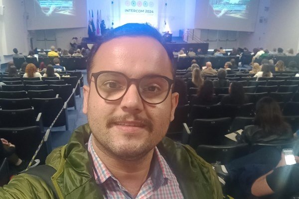 Jornalista baiano apresenta estudo sobre Mudança do Garcia em congresso nacional de comunicação