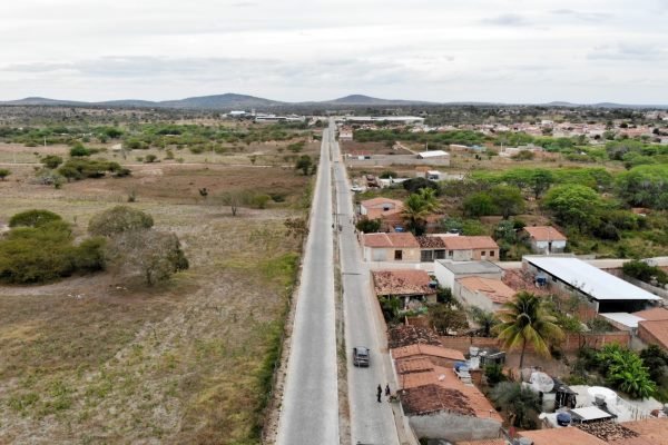 Pavimentações e obras na sede e zona rural melhoram qualidade de vida em Várzea do Poço