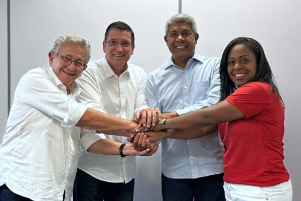 Terceiro mais votado, Oswaldinho declara apoio a Luiz Caetano no 2º turno em Camaçari
