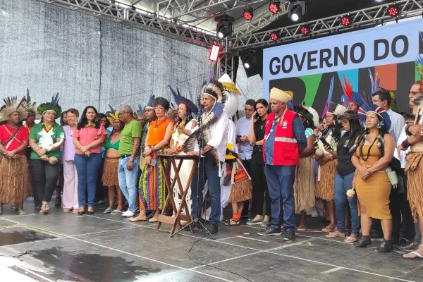 Bahia amplia apoio a povos indígenas com novas ambulâncias, escolas e centros culturais