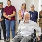Wagner visita hospital em que fez cirurgia no tornozelo há um mês