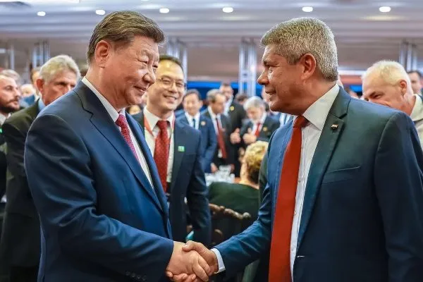 Jerônimo discute construção da ponte Salvador-Itaparica e BYD com Xi Jinping