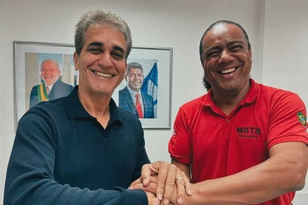Robinson Almeida debate sobre moradia segura com líder do MTST