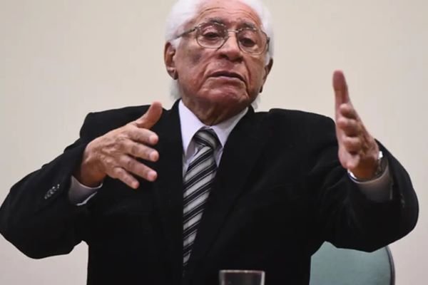 Morre Alceu Collares, ex-governador do Rio Grande do Sul, aos 97 anos