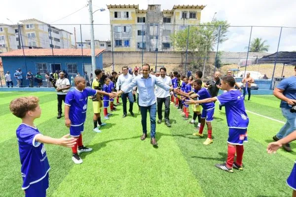 Novos campos esportivos beneficiam comunidades de São Marcos e Tancredo Neves