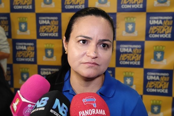 Débora Regis anuncia corte de 30% no salário e desafia secretários a seguirem exemplo