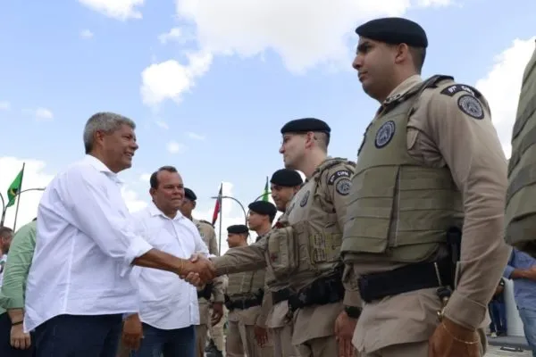 Governo do Estado entrega novas unidades de segurança em Santanópolis