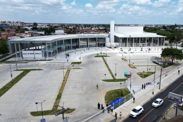 Governo inaugura Centro de Convenções e Teatro em Feira de Santana