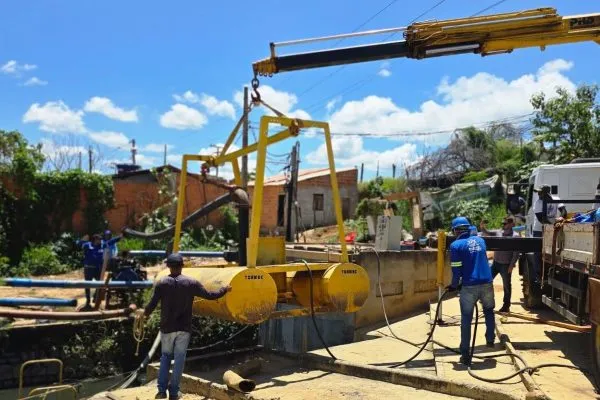 Embasa reforça apoio em Bom Jesus da Lapa para conter alagamentos