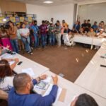 Prefeitura de Lauro de Freitas propõe parcelamento de salários atrasados, mas servidores rejeitam