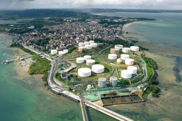 Refinaria de Mataripe bate recorde na produção de querosene de aviação em 2024