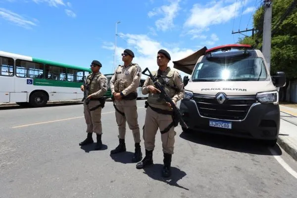 Forças policiais reforçam segurança e garantem transporte e comércio em Sussuarana