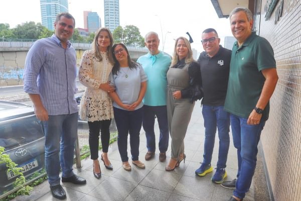 Ana Paula e Félix Mendonça fazem reunião com vereadores e discutem fortalecimento do PDT