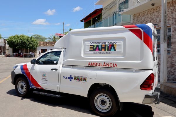 Sesab entrega novas ambulâncias em Itaberaba e Mundo Novo