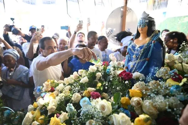 Bruno Reis acompanha entrega do presente principal e exalta Festa de Yemanjá: 