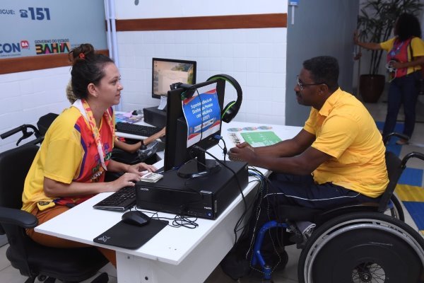 Plantão Integrado de Direitos Humanos acolhe e orienta foliões no Carnaval de Salvador
