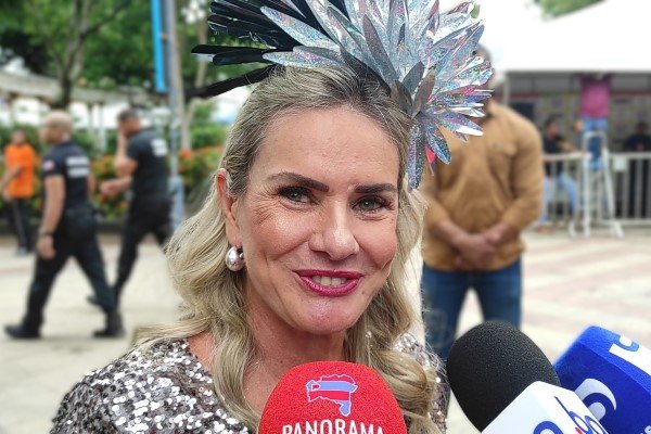 Ivana Bastos celebra festa na capital e convida para folia no interior: 