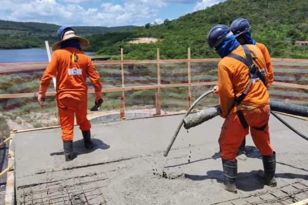 Investimentos de R$ 533 milhões do Novo PAC impulsionam obras de água e esgoto na Bahia