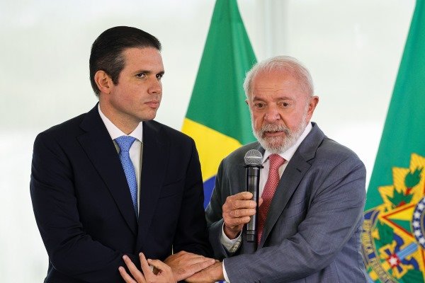 Jantar de Lula com Hugo Motta pode decidir futuro da anistia