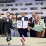 Jerônimo autoriza construção de ponte em Palmas de Monte Alto e entrega ambulância para hospital