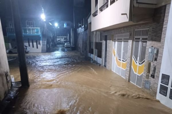 Chuva intensa causa alagamentos em Nazaré e mobiliza Defesa Civil estadual