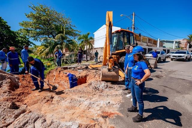 Débora dá ordem de serviço para drenagem em Ipitanga e anuncia mais obras em Lauro de Freitas