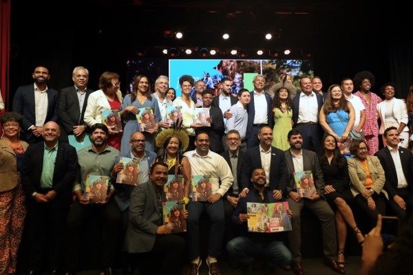 Nova edição da Revista Nova Bahia emociona com histórias reais e políticas públicas que transformam vidas