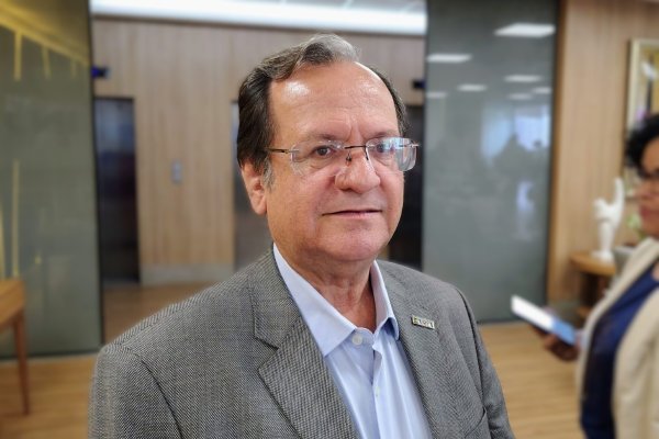Bahia terá programa de estímulo à aviação regional, diz Maurício Bacelar