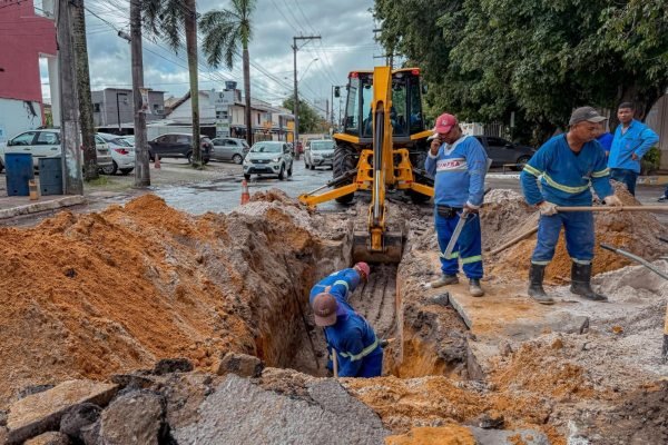 Prefeitura de Lauro de Freitas reforça drenagem em Buraquinho para evitar alagamentos