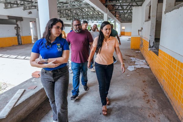 Débora Regis anuncia retomada da creche do Jardim Castelão e critica abandono da gestão anterior