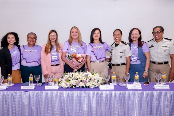 Fabíola Mansur reforça defesa das mulheres em conferência municipal de Itaparica