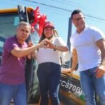 Félix Mendonça entrega retroescavadeiras e garante novos recursos para Araci