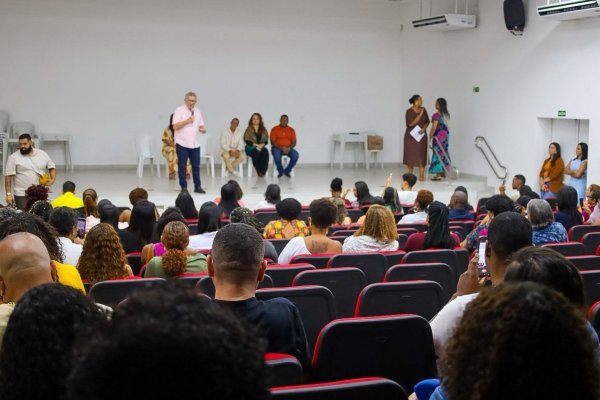 Camaçari empossa 64 cuidadores e reforça compromisso com educação inclusiva