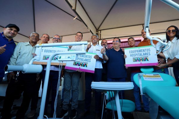 Jerônimo reforça presença no Oeste e leva água, saúde e infraestrutura a Riachão das Neves