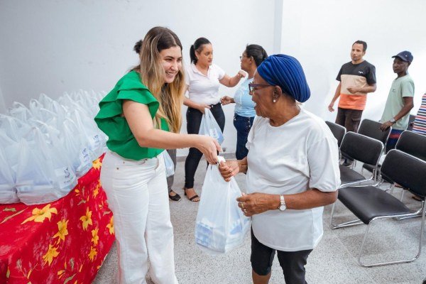 Prefeitura distribui 400 kg de leite para famílias em Itinga e reforça combate à insegurança alimentar
