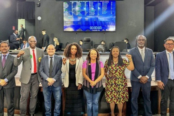 Oposição se une contra tarifa de Trump e denuncia chantagem contra soberania do Brasil