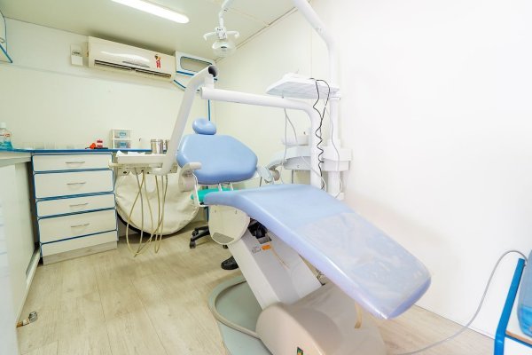 Camaçari entrega novo Odontomóvel e leva saúde bucal a comunidades de difícil acesso