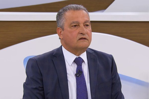 Após traições do Centrão, Rui Costa dispara: 