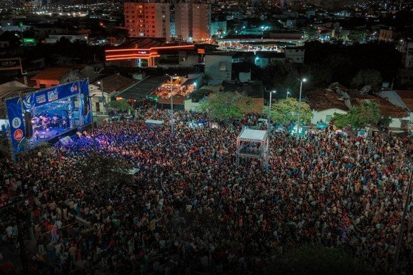 Dia do Evangélico reúne multidão e transforma Jequié em palco de fé e união