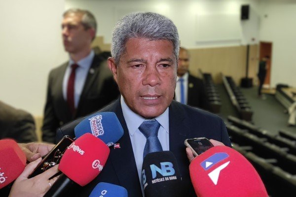 Jerônimo rebate oposição: 