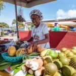 Feira da Agricultura Familiar movimenta Praça Martiniano Maia e fortalece renda de pequenos produtores