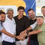 Após indicar apoio a ACM Neto, deputado divide palanque com Jerônimo