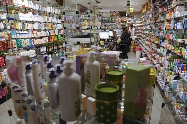 Câmara de Salvador analisa projeto que proíbe exigência de CPF em farmácias e drogarias