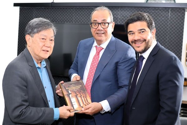 Cônsul honorário do Japão visita Câmara de Salvador e reforça laços culturais