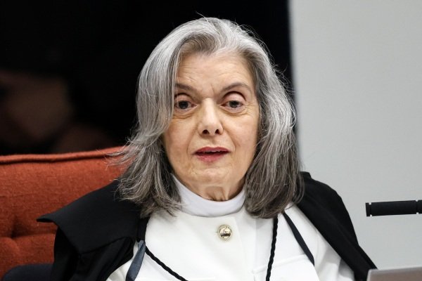 Cármen Lúcia forma maioria no STF pela condenação de Bolsonaro e aliados