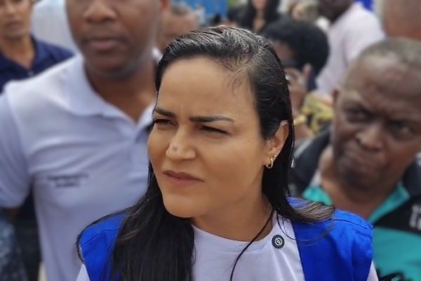Débora Regis explica ausência de encontro com Jerônimo: “estou organizando a casa”