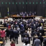Urgência do projeto de anistia: como votaram os deputados baianos