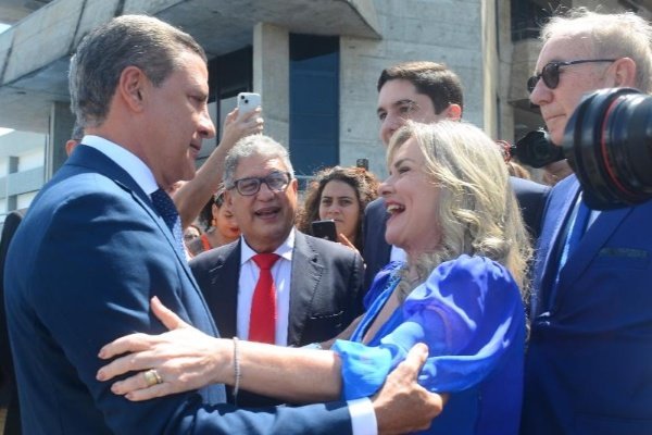 Presidente da ALBA, Ivana Bastos, celebra legado de Marcus Presidio no Legislativo